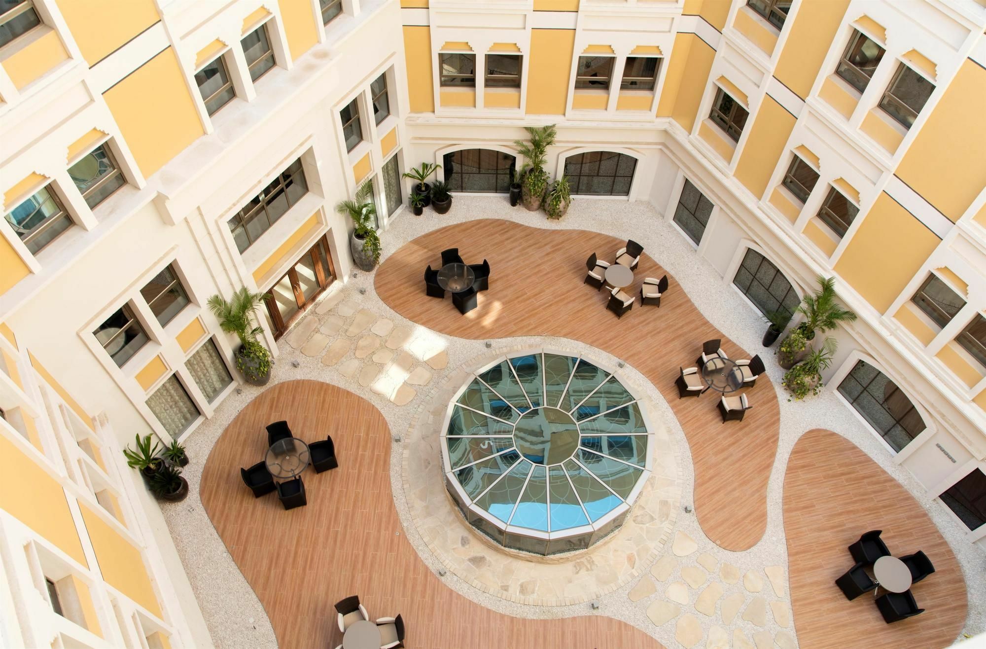 Coral Muscat Hotel And Apartments Exterior foto