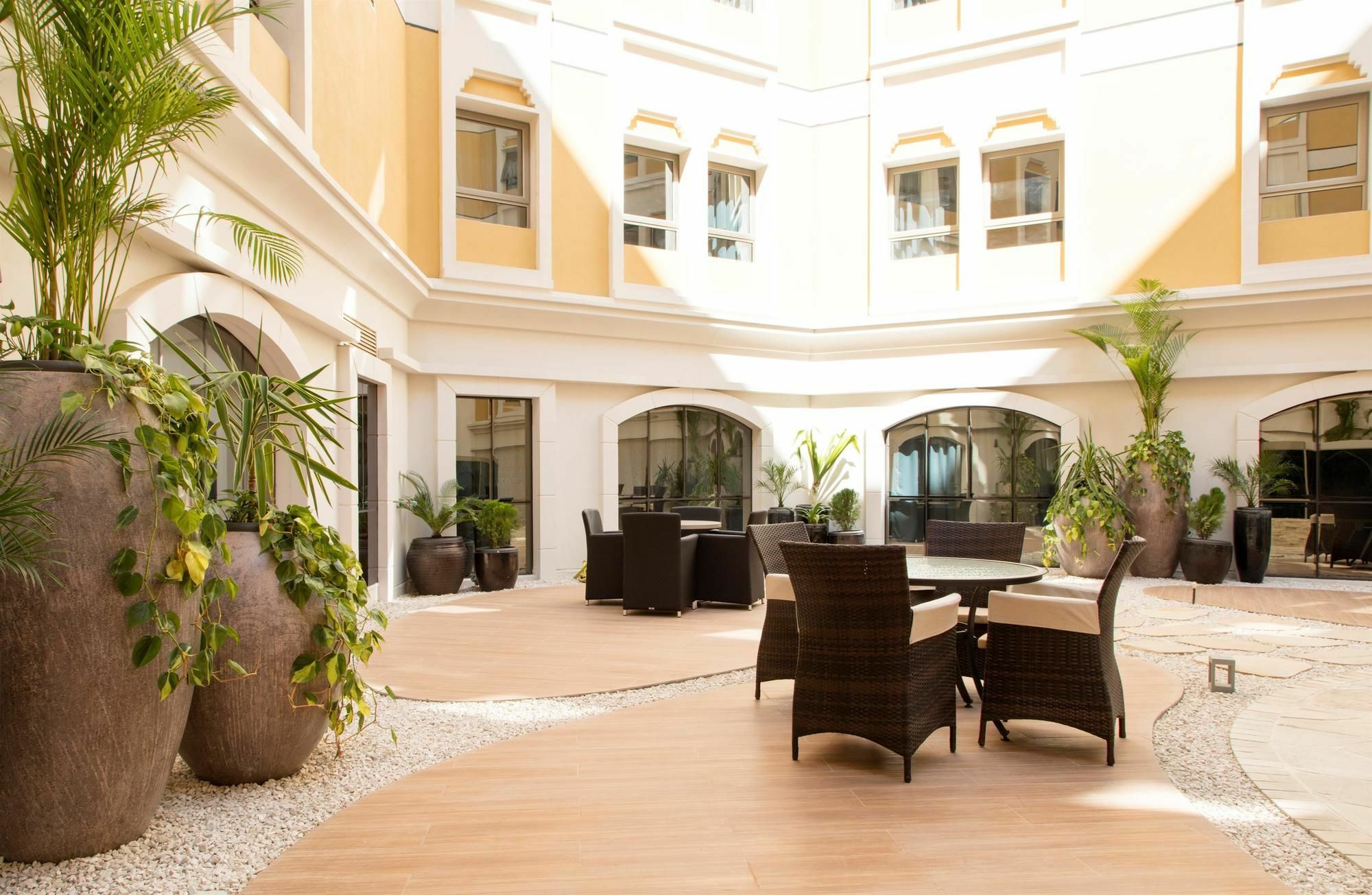 Coral Muscat Hotel And Apartments Exterior foto