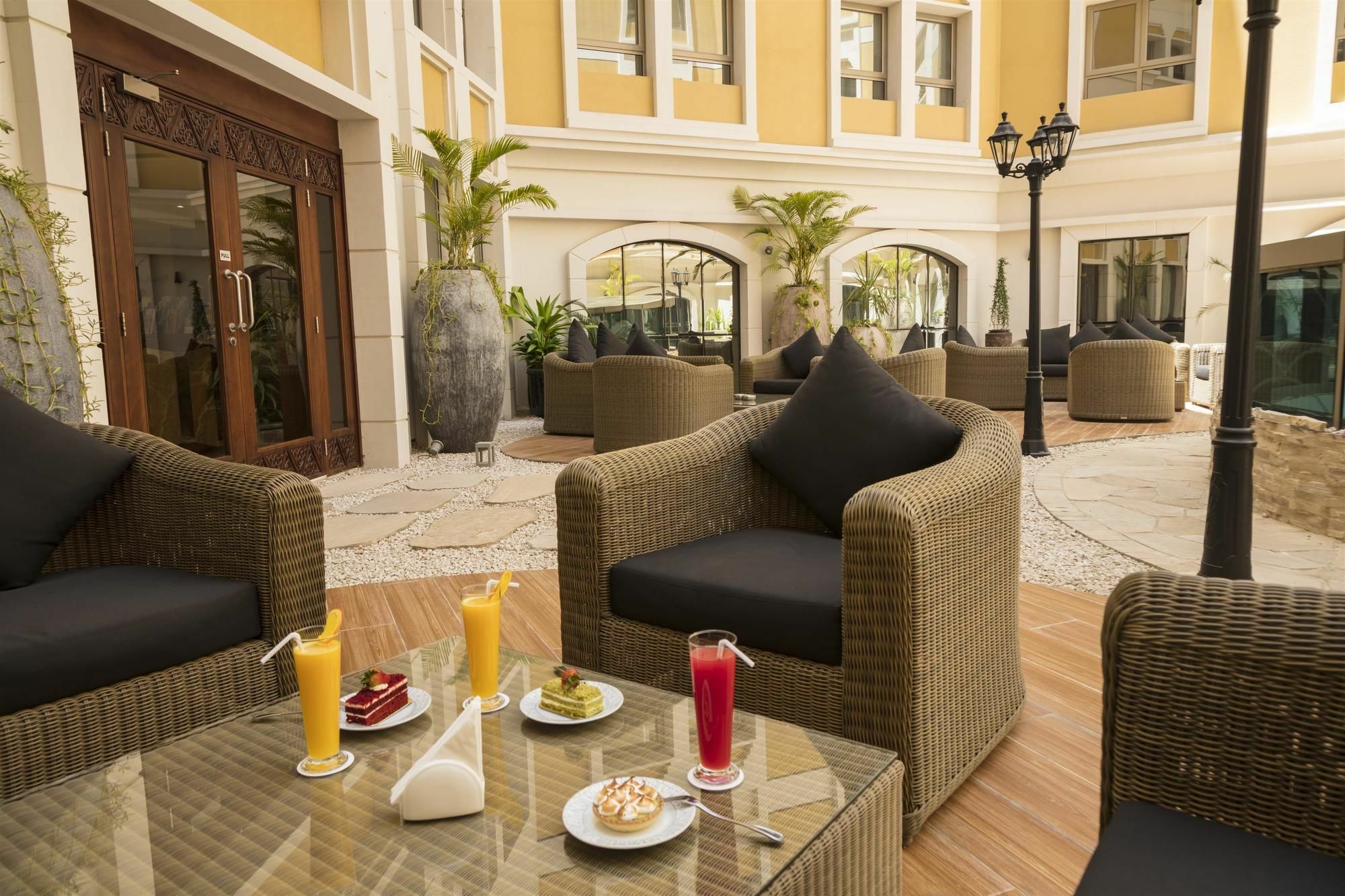 Coral Muscat Hotel And Apartments Exterior foto