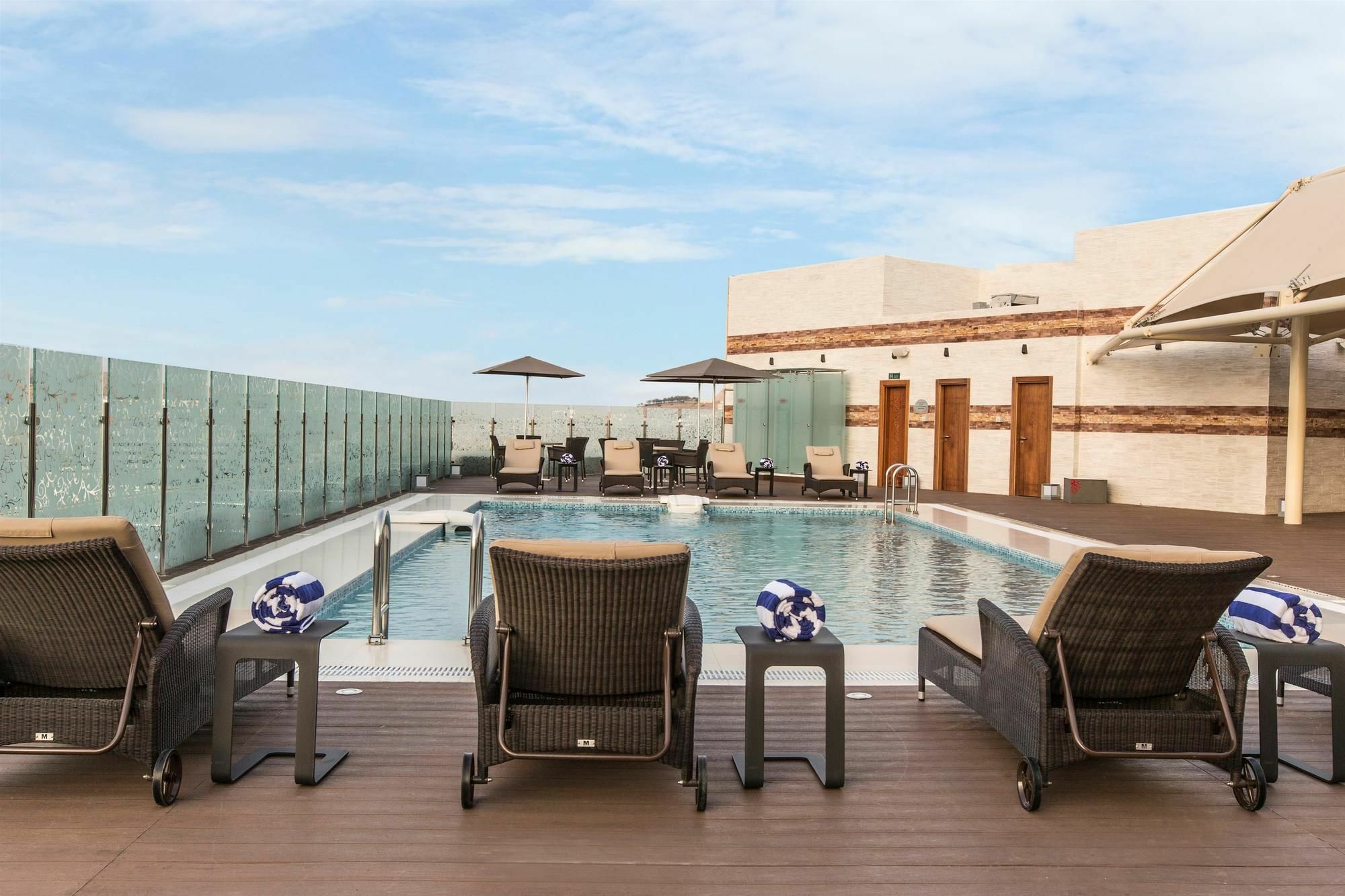 Coral Muscat Hotel And Apartments Exterior foto