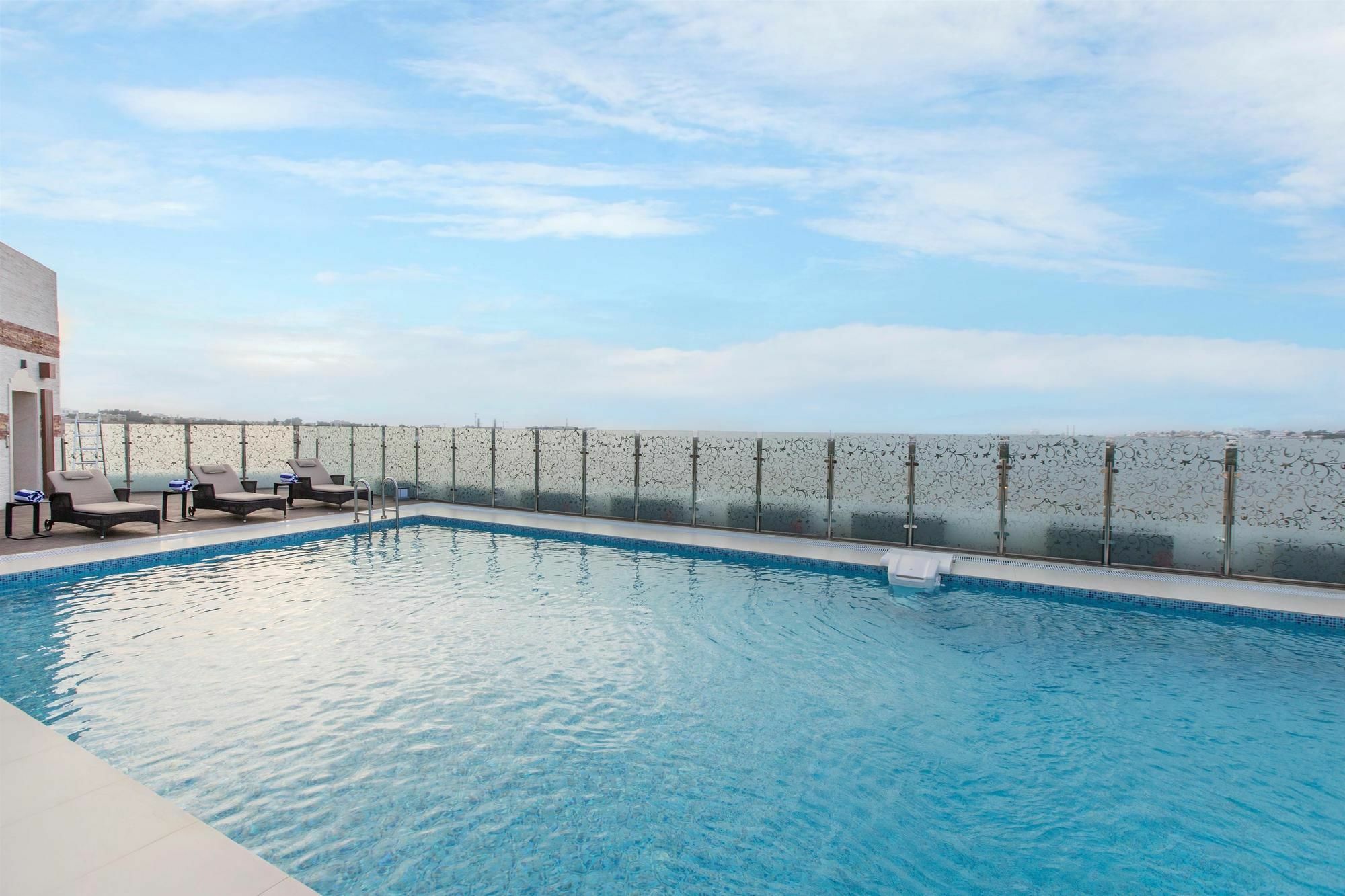 Coral Muscat Hotel And Apartments Exterior foto